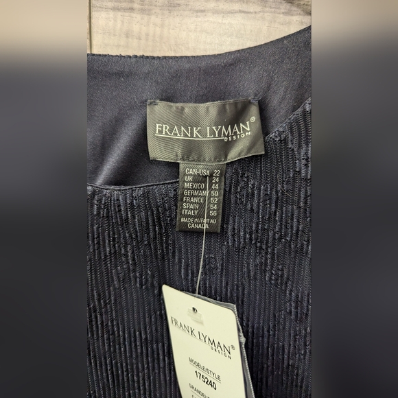 Gorgeous New Frank Lyman Top - Size 22 - Picture 7 of 10